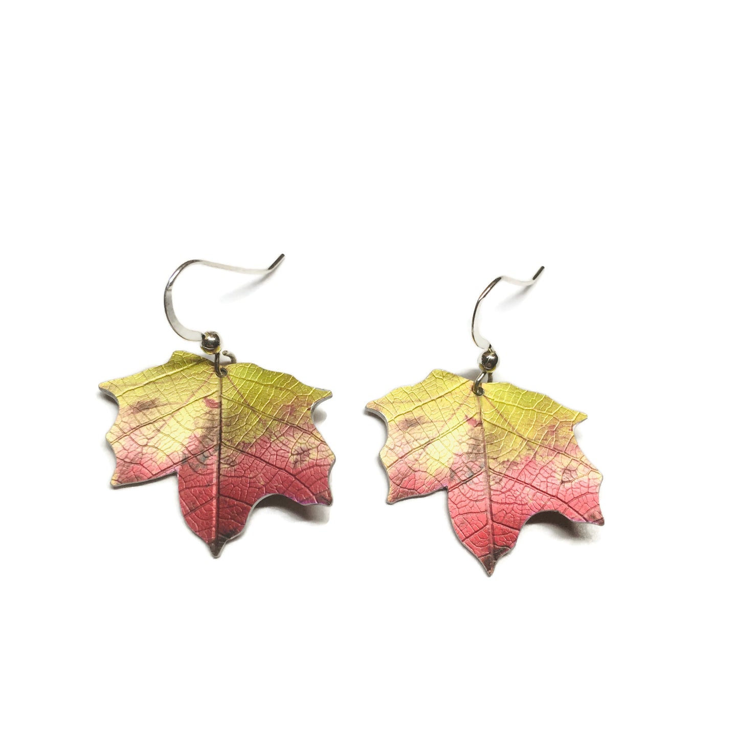 Maple leaf earrings Ditton